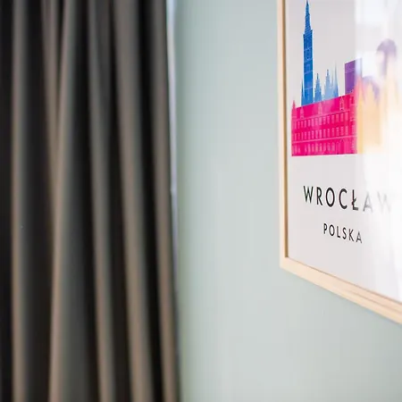 Moon Hostel *